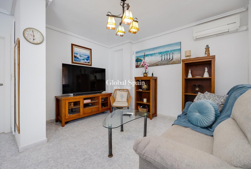 Wederverkoop - VILLA -
TORREVIEJA - Costa Blanca