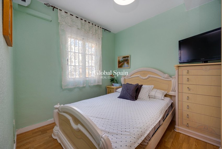 Wederverkoop - VILLA -
TORREVIEJA - Costa Blanca