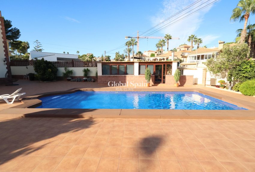Wederverkoop - VILLA -
TORREVIEJA - Costa Blanca