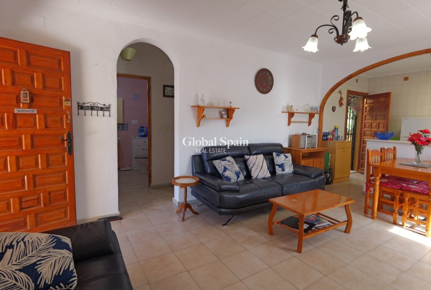 Wederverkoop - VILLA -
TORREVIEJA - Costa Blanca