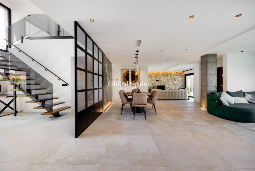 Wederverkoop - VILLA -
TORREVIEJA - Costa Blanca