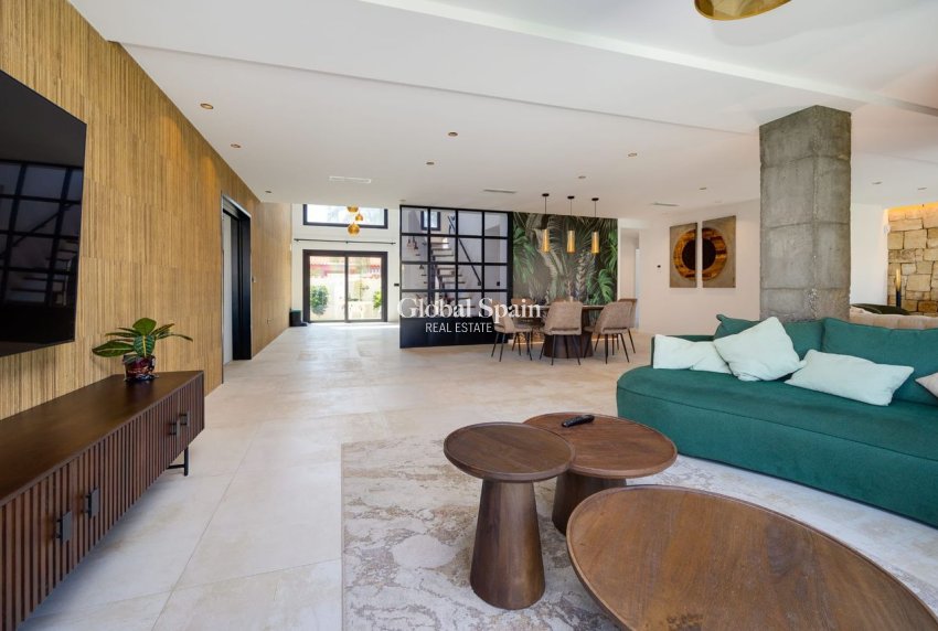 Wederverkoop - VILLA -
TORREVIEJA - Costa Blanca