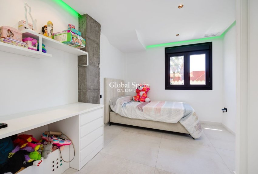 Wederverkoop - VILLA -
TORREVIEJA - Costa Blanca