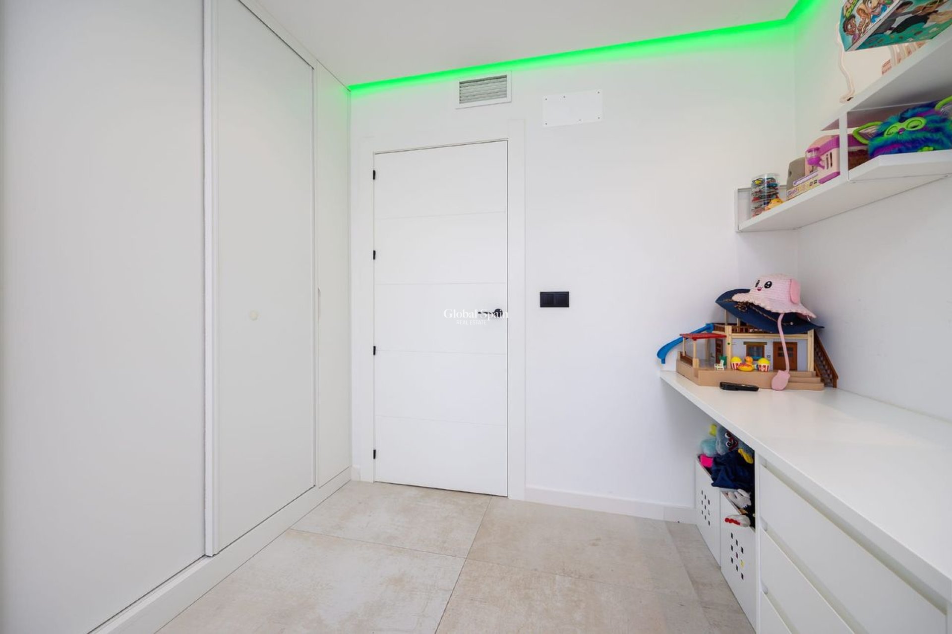 Wederverkoop - VILLA -
TORREVIEJA - Costa Blanca