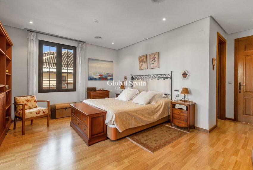 Wederverkoop - VILLA -
TORREVIEJA - Costa Blanca