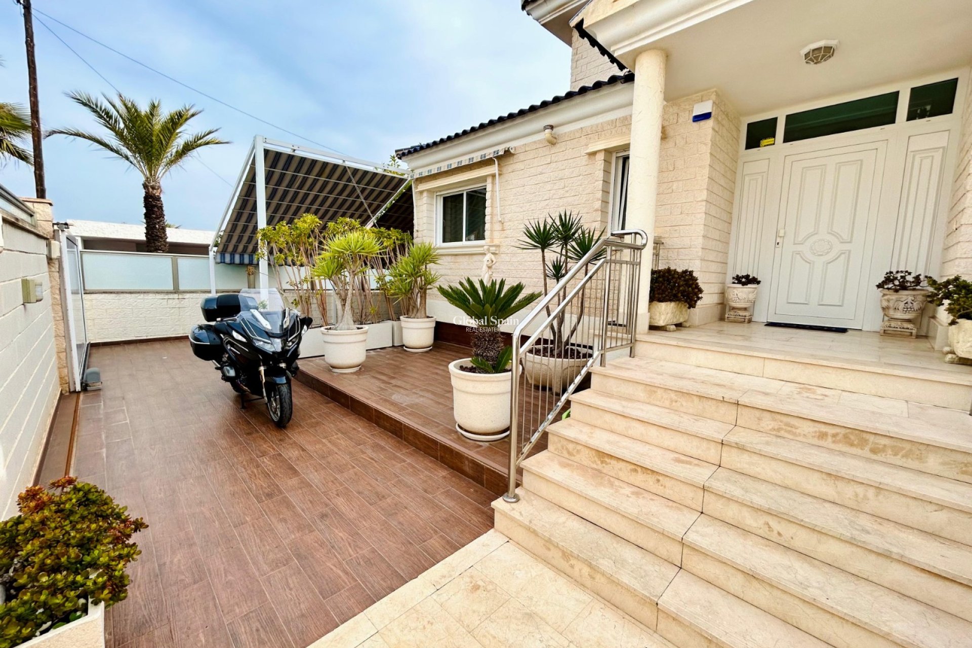 Wederverkoop - VILLA -
TORREVIEJA - Costa Blanca