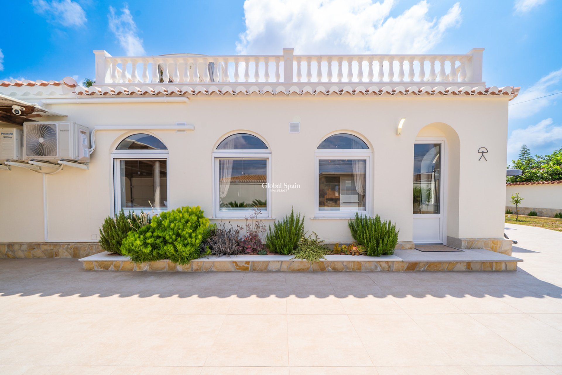 Wederverkoop - VILLA -
TORREVIEJA - Costa Blanca