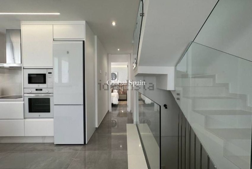 Wederverkoop - VILLA -
TORREVIEJA - Costa Blanca