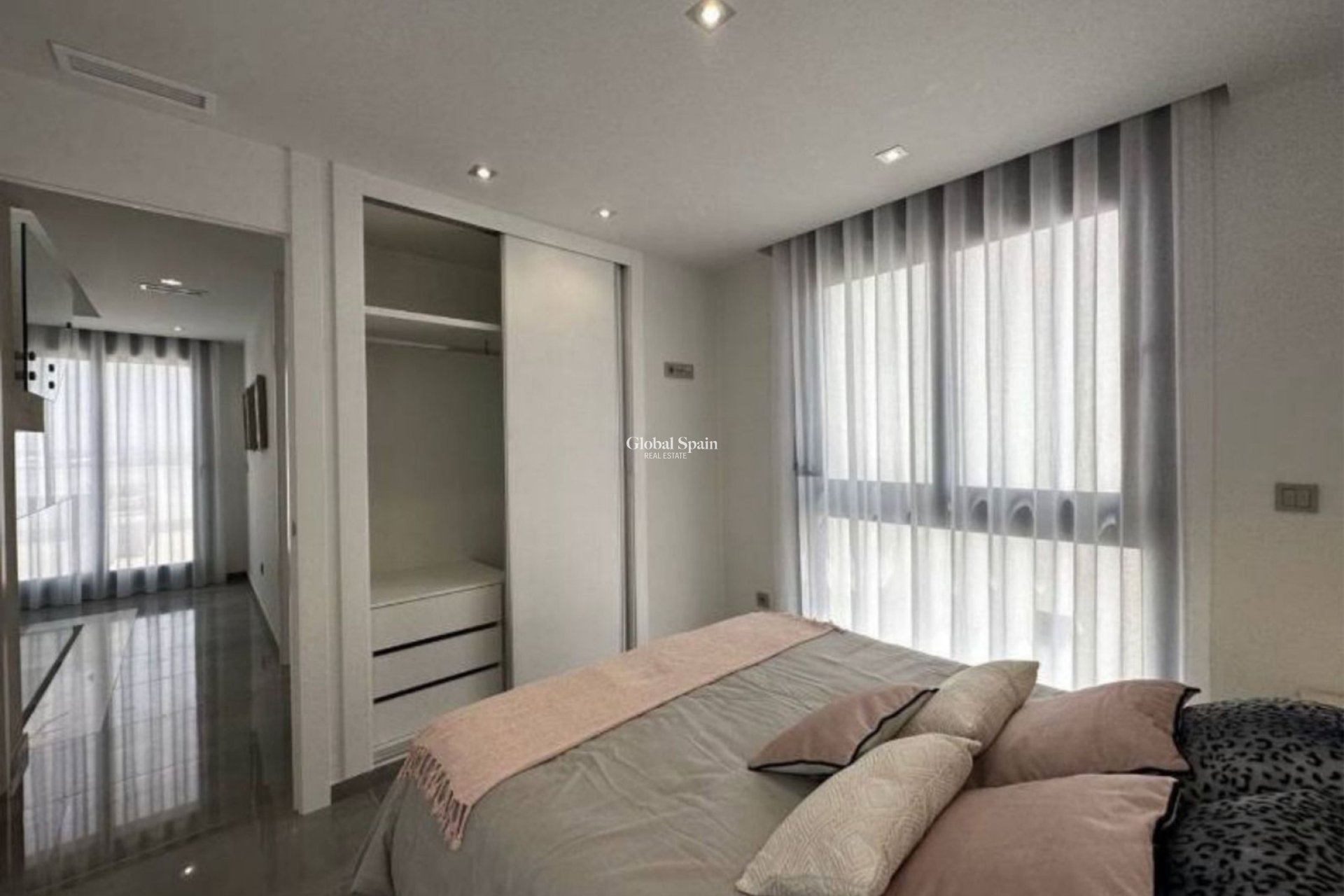 Wederverkoop - VILLA -
TORREVIEJA - Costa Blanca