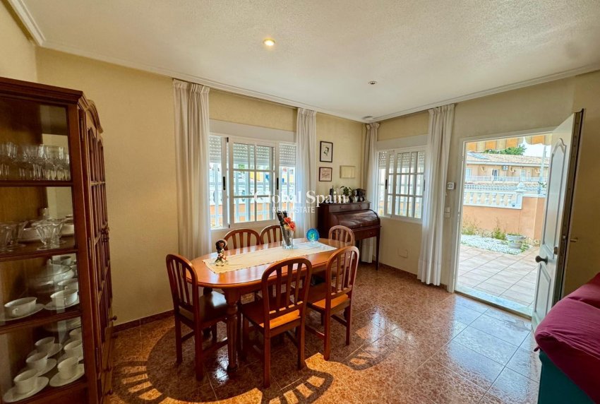 Wederverkoop - VILLA -
TORREVIEJA - Costa Blanca