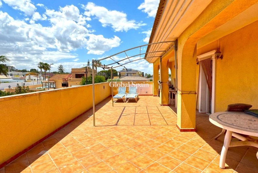 Wederverkoop - VILLA -
TORREVIEJA - Costa Blanca