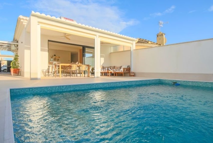 Wederverkoop - VILLA -
TORREVIEJA - Costa Blanca