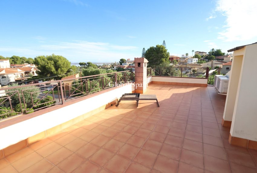 Wederverkoop - VILLA -
TORREVIEJA - Costa Blanca
