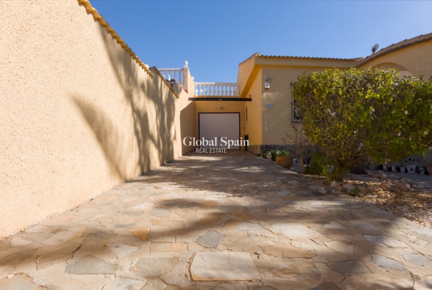 Wederverkoop - VILLA -
TORREVIEJA - Costa Blanca