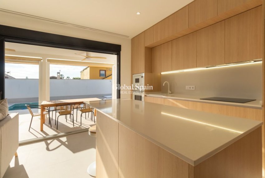 Wederverkoop - VILLA -
TORREVIEJA - Costa Blanca