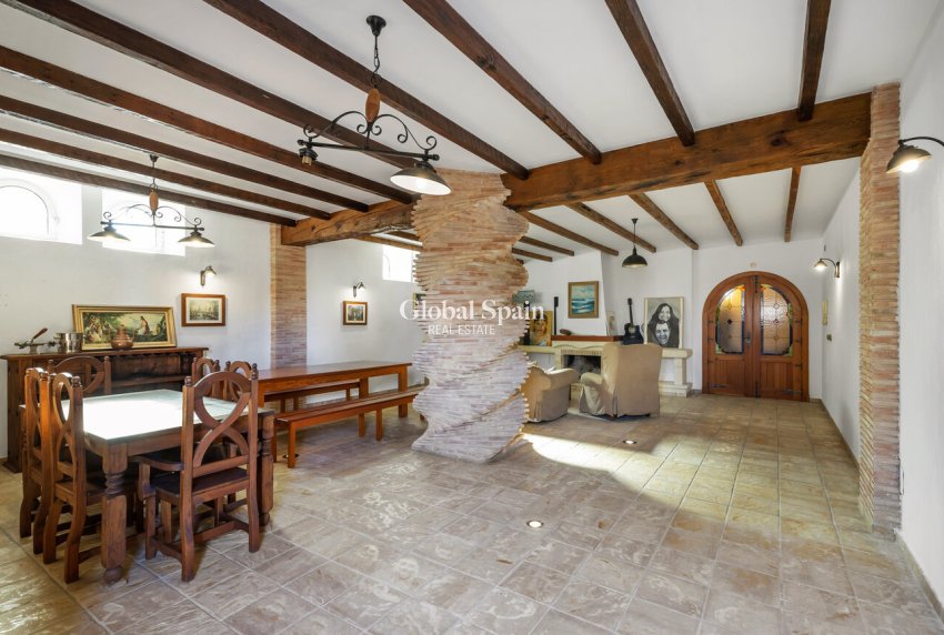 Wederverkoop - VILLA -
TORREVIEJA - Costa Blanca