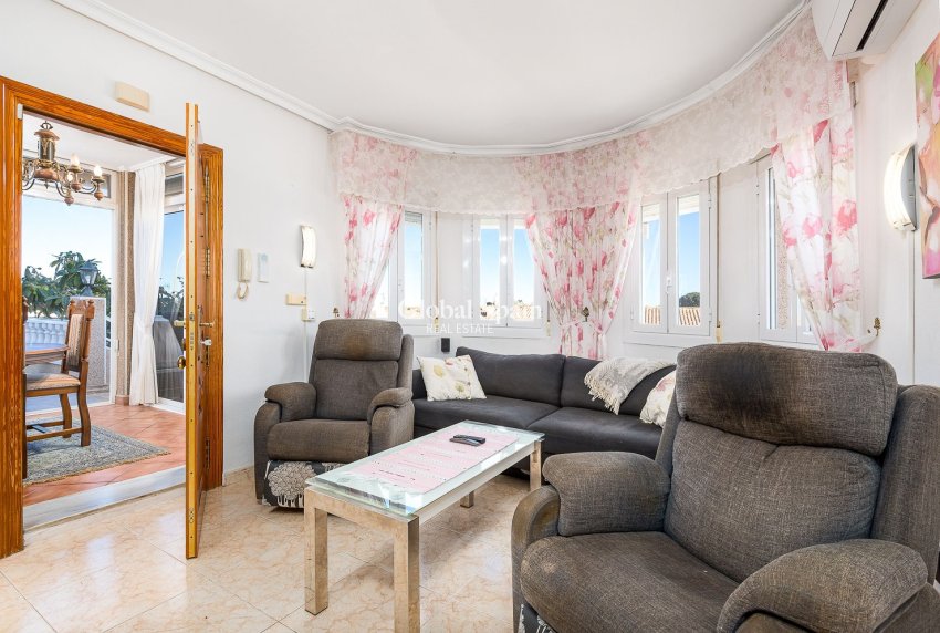 Wederverkoop - VILLA -
TORREVIEJA - Costa Blanca