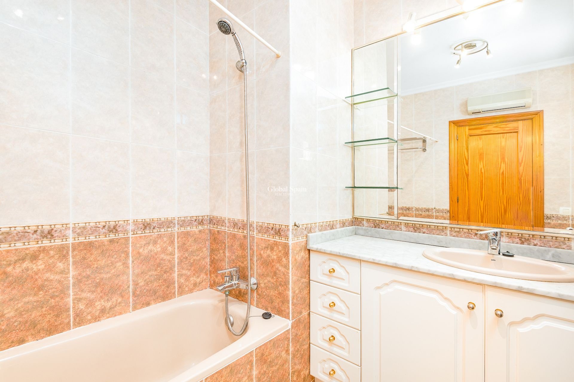 Wederverkoop - VILLA -
TORREVIEJA - Costa Blanca