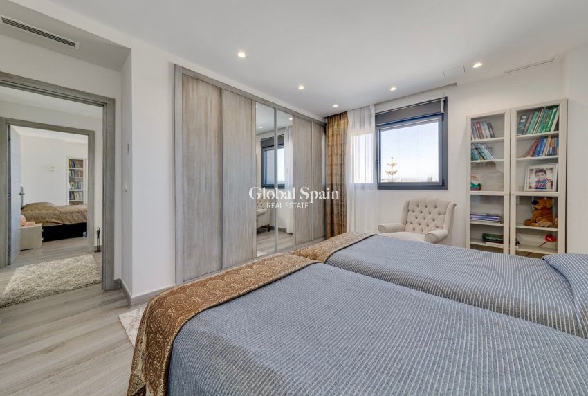 Wederverkoop - VILLA -
TORREVIEJA - Costa Blanca
