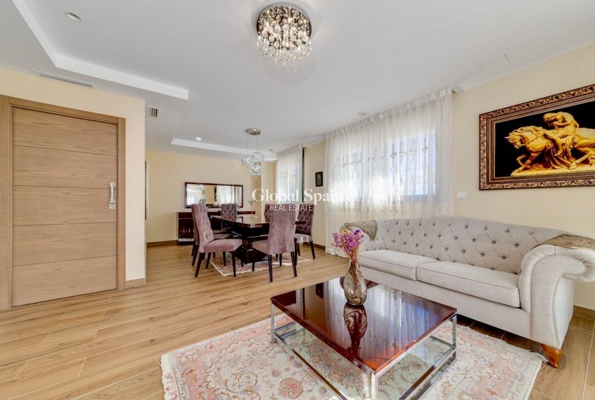 Wederverkoop - VILLA -
TORREVIEJA - Costa Blanca
