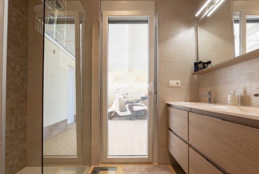 Wederverkoop - VILLA -
TORREVIEJA - Costa Blanca