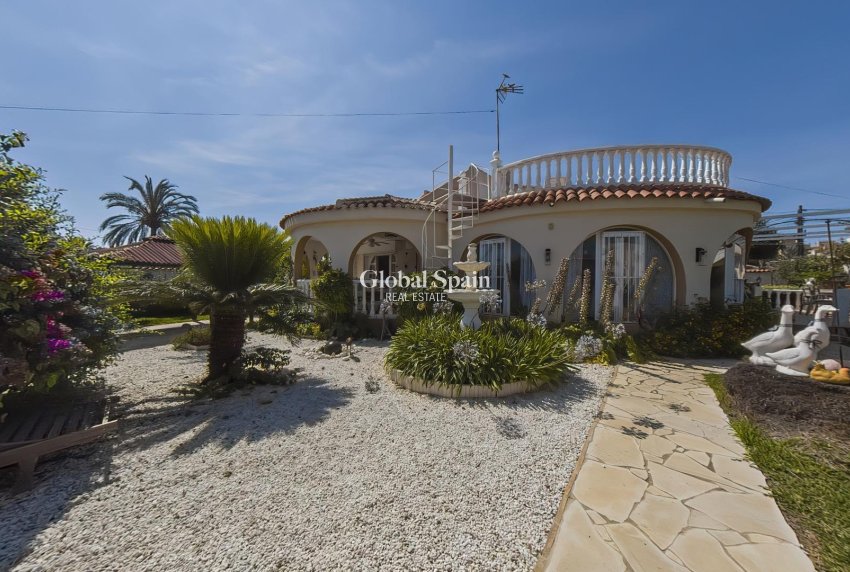 Wederverkoop - VILLA -
TORREVIEJA - Costa Blanca