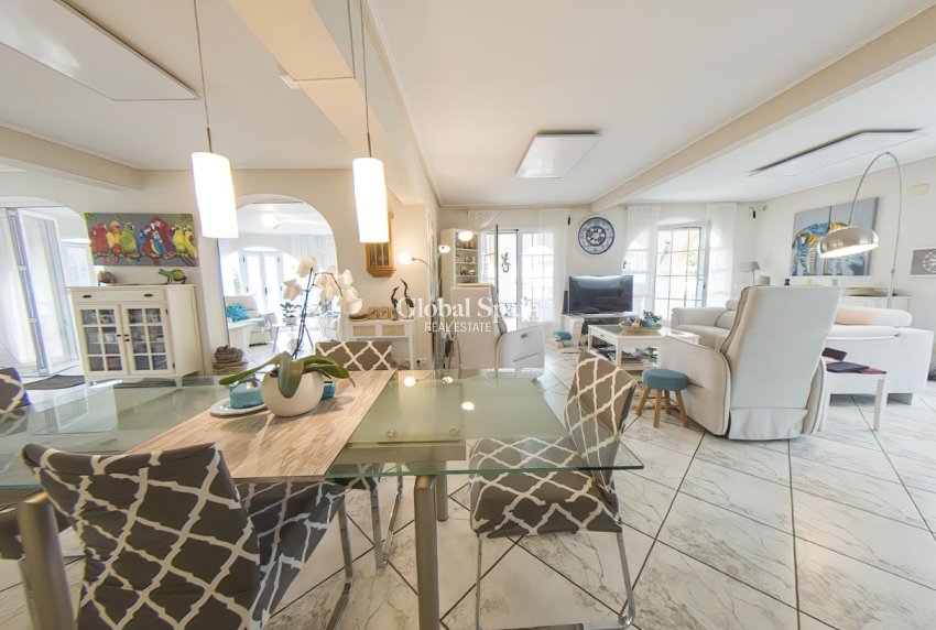 Wederverkoop - VILLA -
TORREVIEJA - Costa Blanca