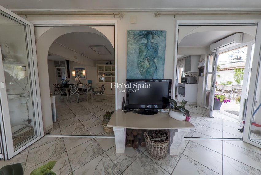 Wederverkoop - VILLA -
TORREVIEJA - Costa Blanca