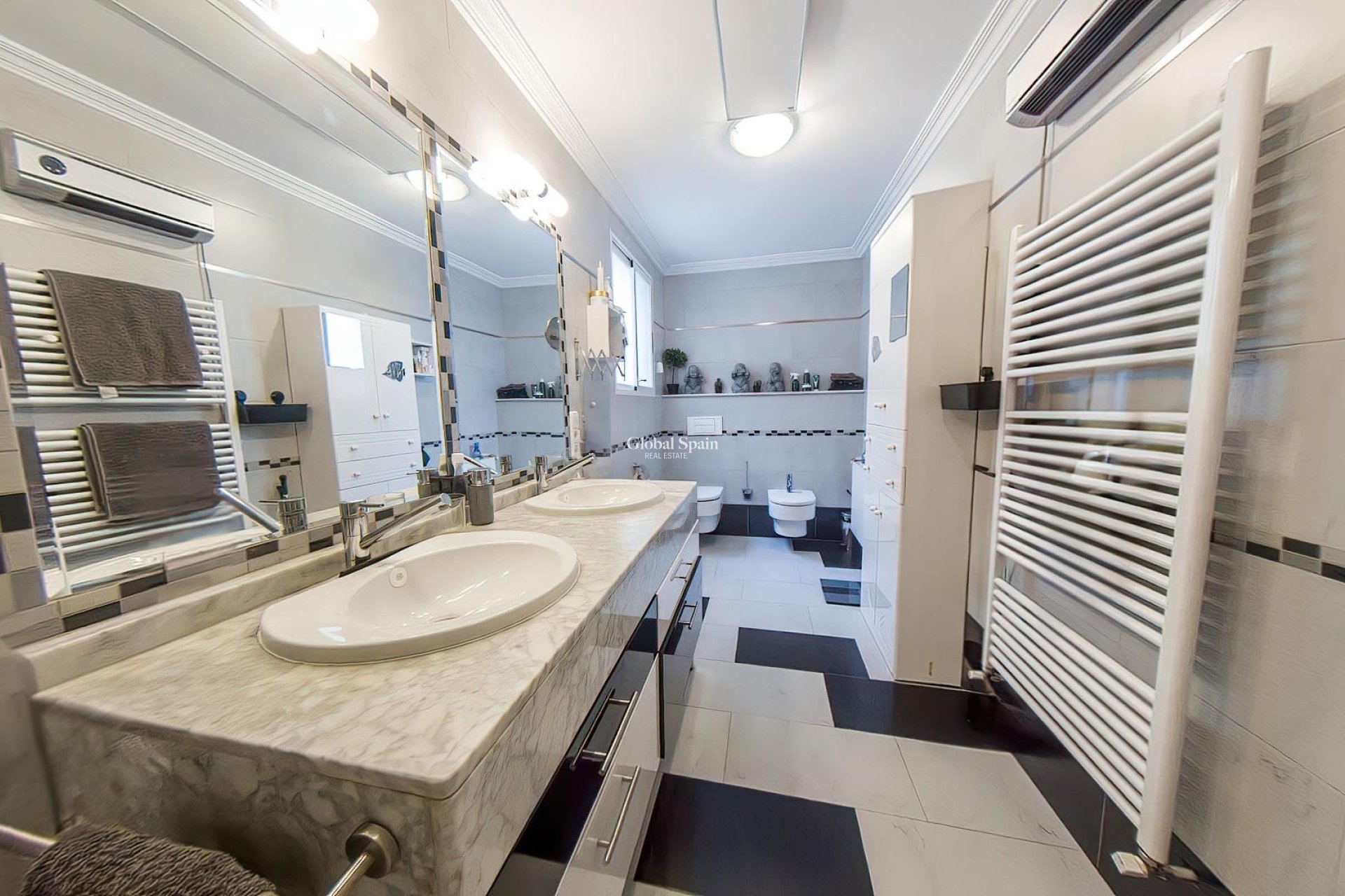 Wederverkoop - VILLA -
TORREVIEJA - Costa Blanca
