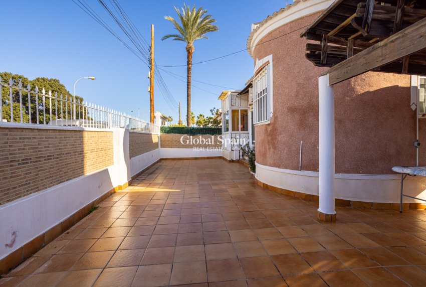 Wederverkoop - VILLA -
TORREVIEJA - Costa Blanca