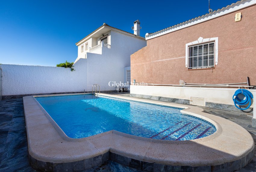 Wederverkoop - VILLA -
TORREVIEJA - Costa Blanca