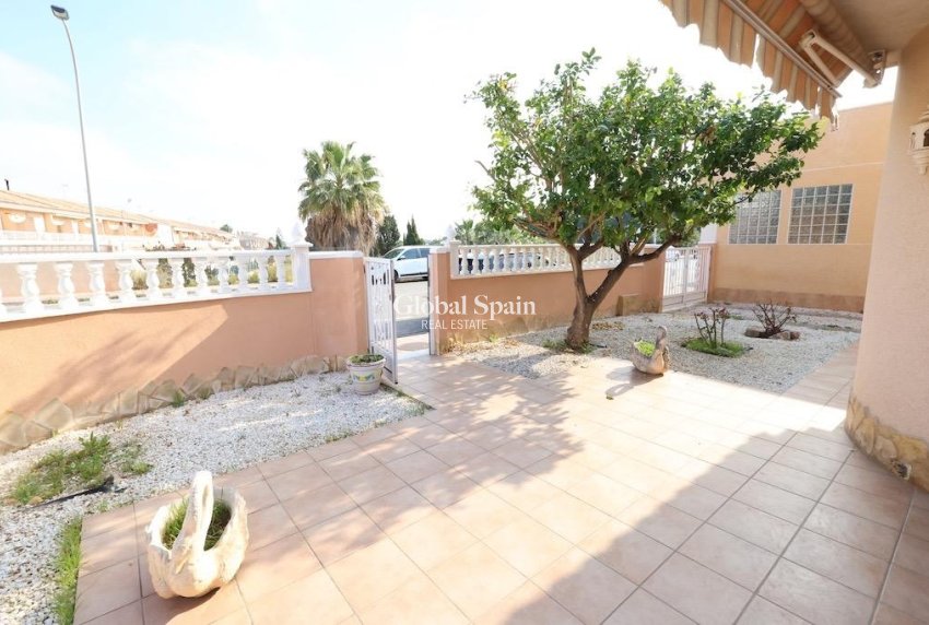 Wederverkoop - VILLA -
TORREVIEJA - Costa Blanca