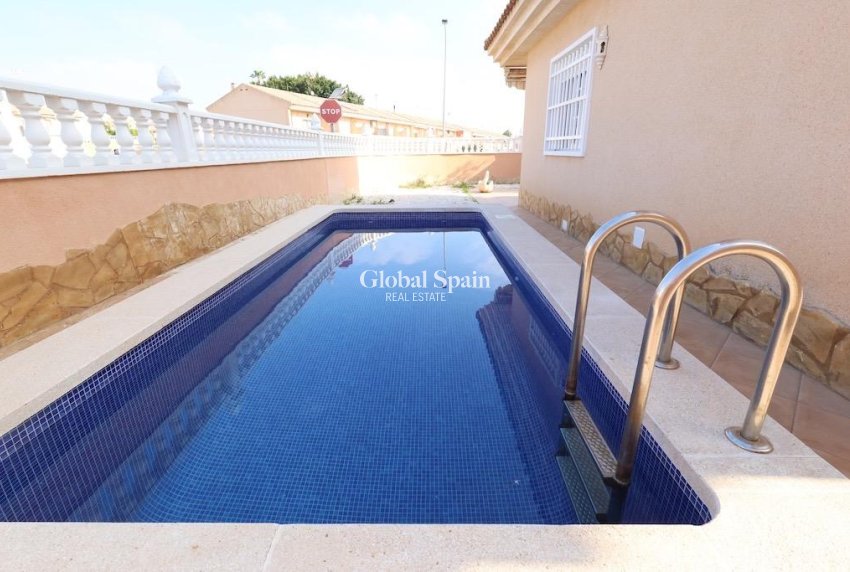 Wederverkoop - VILLA -
TORREVIEJA - Costa Blanca