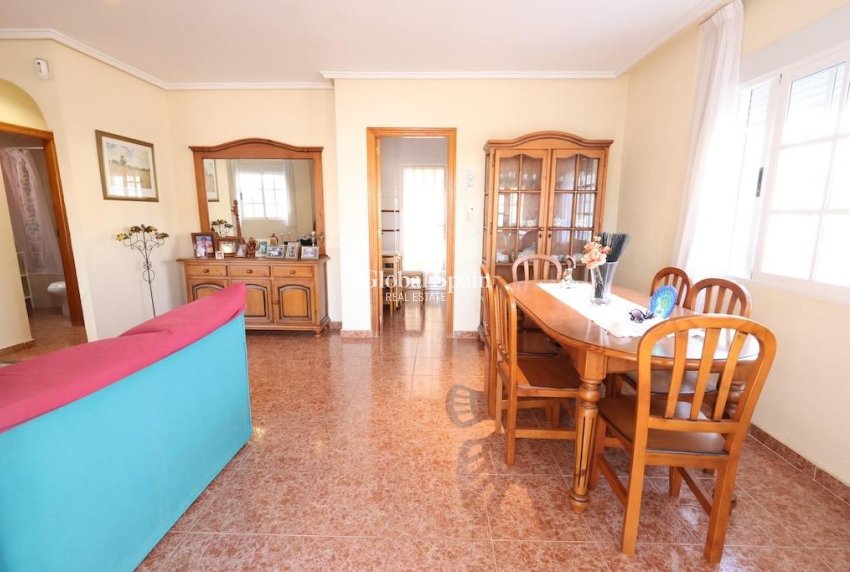 Wederverkoop - VILLA -
TORREVIEJA - Costa Blanca