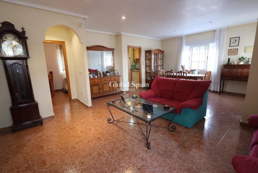 Wederverkoop - VILLA -
TORREVIEJA - Costa Blanca