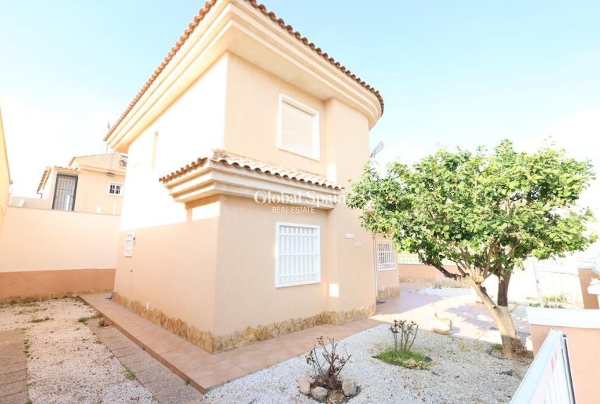 Wederverkoop - VILLA -
TORREVIEJA - Costa Blanca