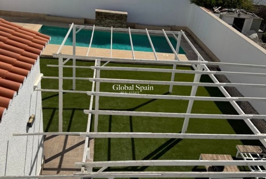 Wederverkoop - VILLA -
TORREVIEJA - Costa Blanca