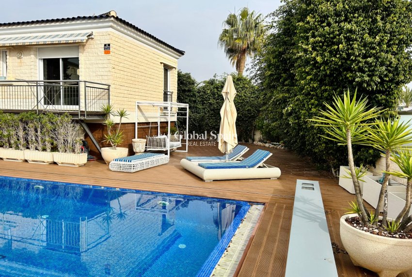 Wederverkoop - VILLA -
TORREVIEJA - Costa Blanca