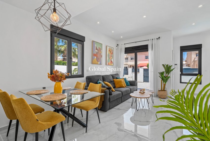 Wederverkoop - VILLA -
TORREVIEJA - Costa Blanca
