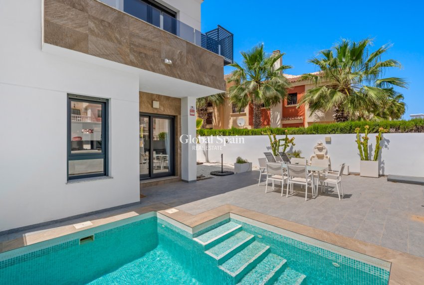 Wederverkoop - VILLA -
TORREVIEJA - Costa Blanca