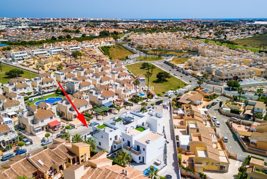 Wederverkoop - VILLA -
TORREVIEJA - Costa Blanca
