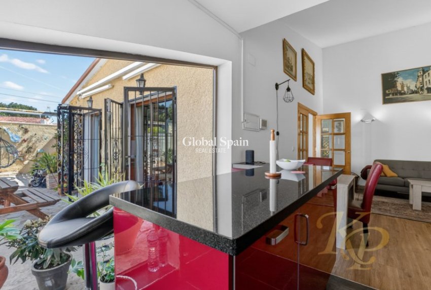Wederverkoop - VILLA -
TORREVIEJA - Costa Blanca