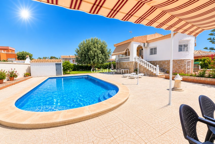 Wederverkoop - VILLA -
TORREVIEJA - Costa Blanca
