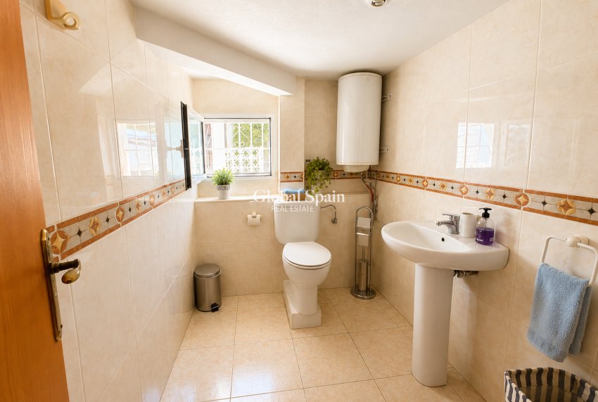 Wederverkoop - VILLA -
TORREVIEJA - Costa Blanca
