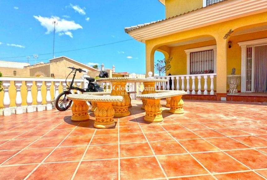 Wederverkoop - VILLA -
TORREVIEJA - Costa Blanca