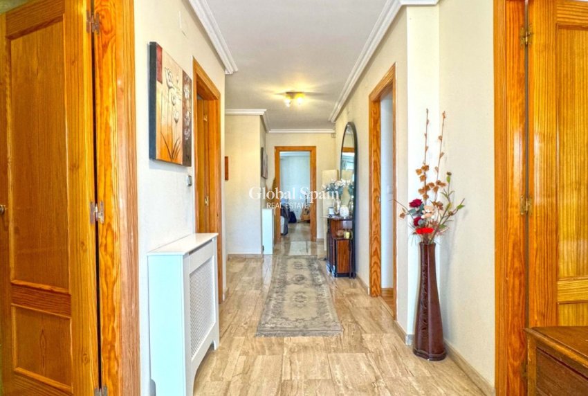 Wederverkoop - VILLA -
TORREVIEJA - Costa Blanca