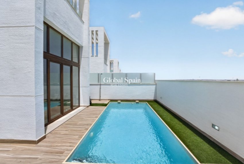 Wederverkoop - VILLA -
TORREVIEJA - Costa Blanca