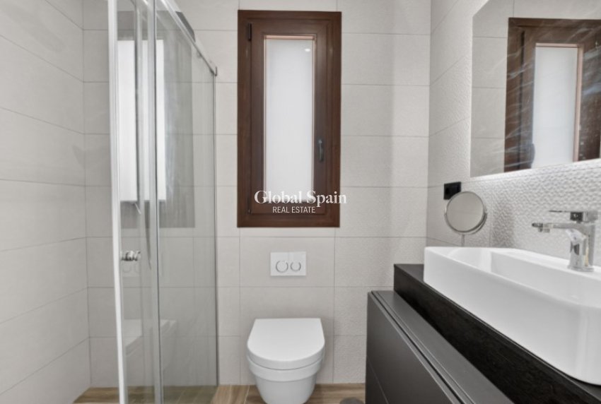 Wederverkoop - VILLA -
TORREVIEJA - Costa Blanca