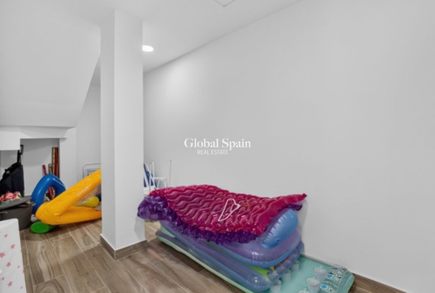Wederverkoop - VILLA -
TORREVIEJA - Costa Blanca