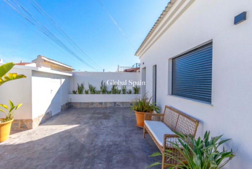 Wederverkoop - VILLA -
TORREVIEJA - Costa Blanca